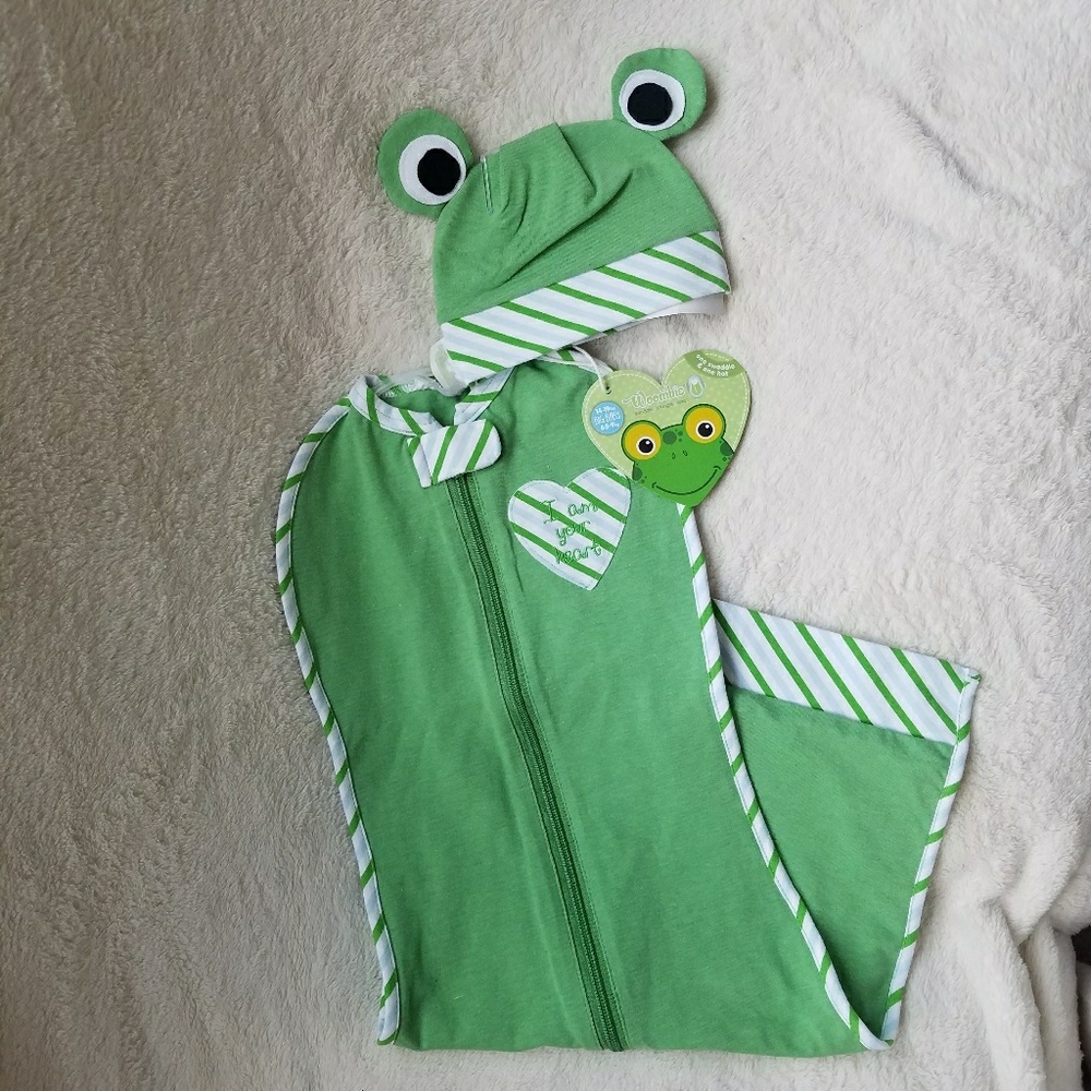 Frog Woombie Swaddle w/ hat